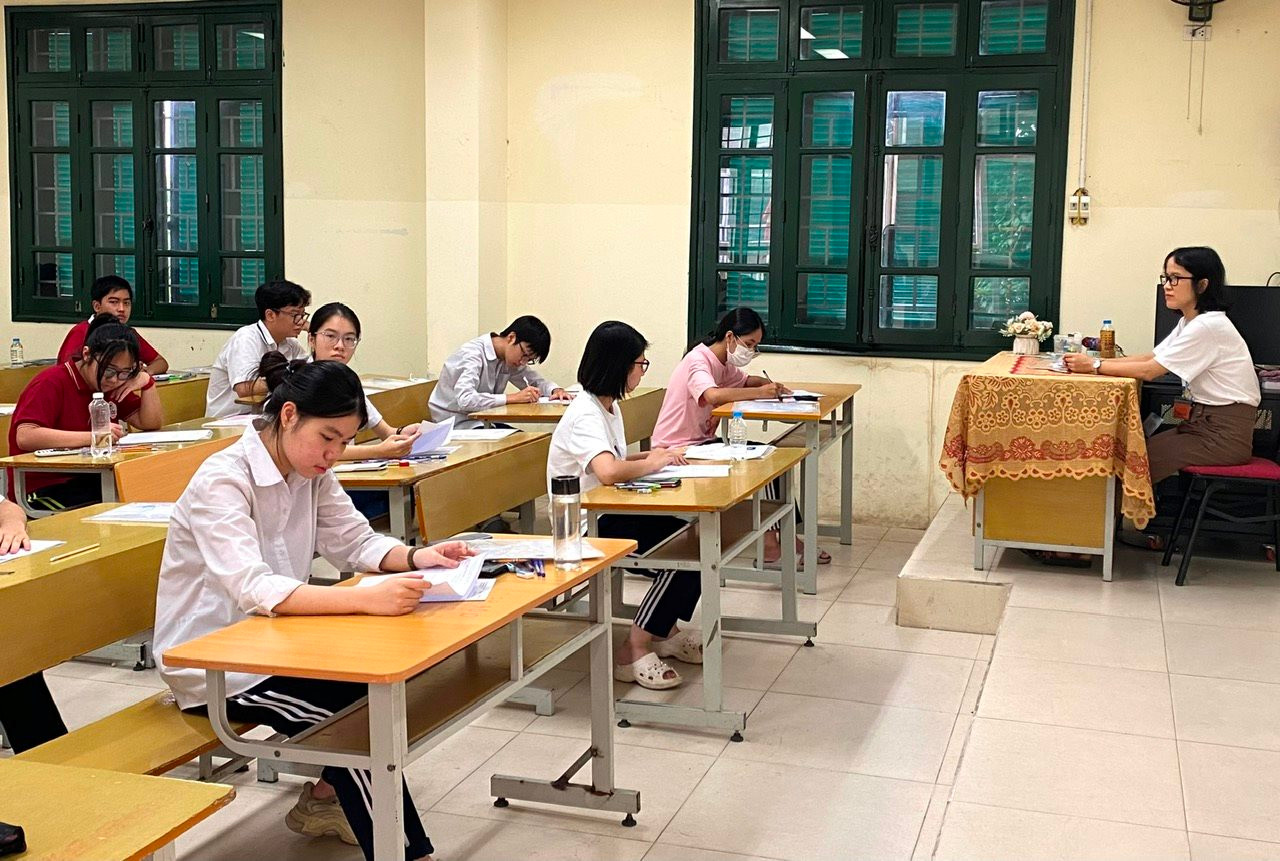 Kỳ thi tuyển sinh vào lớp 10 THPT công lập tại Hà Nội sẽ diễn ra vào ngày 8 và 9-6. Ảnh: Thống Nhất. 
