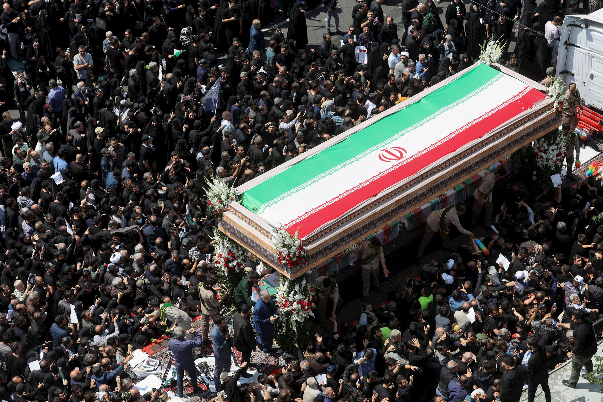 2024-05-22t071133z_1015937742_rc2jv7a2zeie_rtrmadp_3_iran-security-president-funeral-prayers-1716362918.jpg