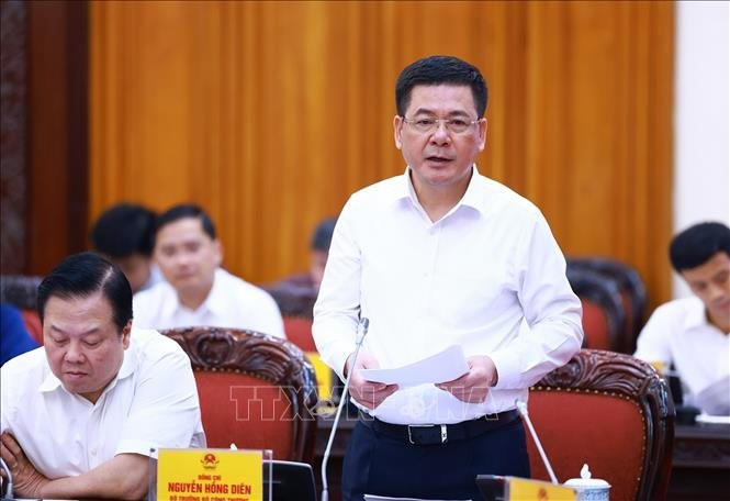 Bộ trưởng Bộ Công thương Nguyễn Hồng Diên phát biểu. Ảnh: Dương Giang-TTXVN
