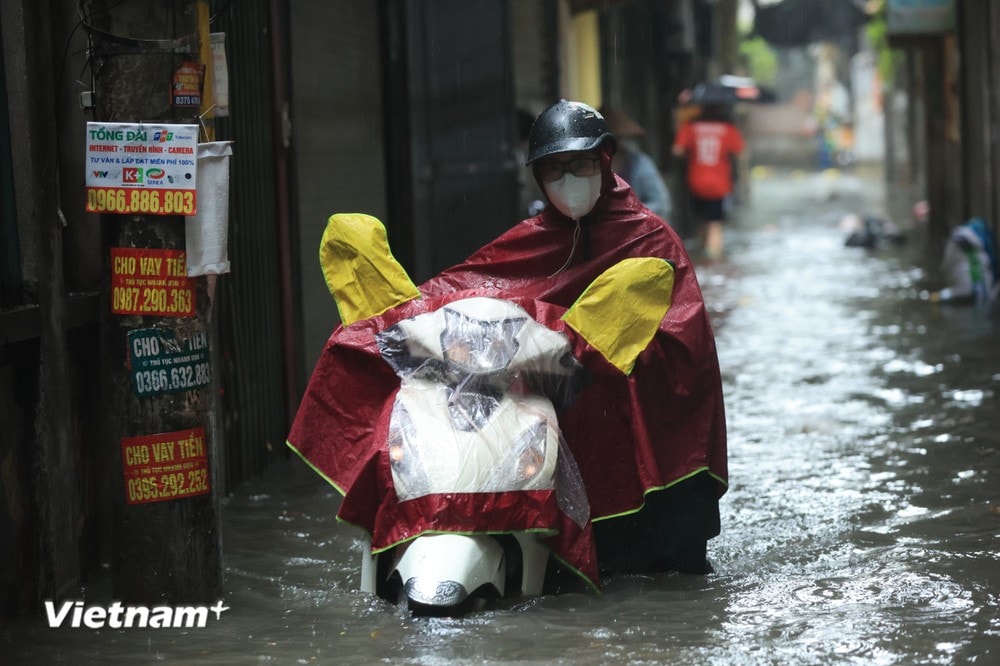 vnp_Ha Noi ngap 7.jpg