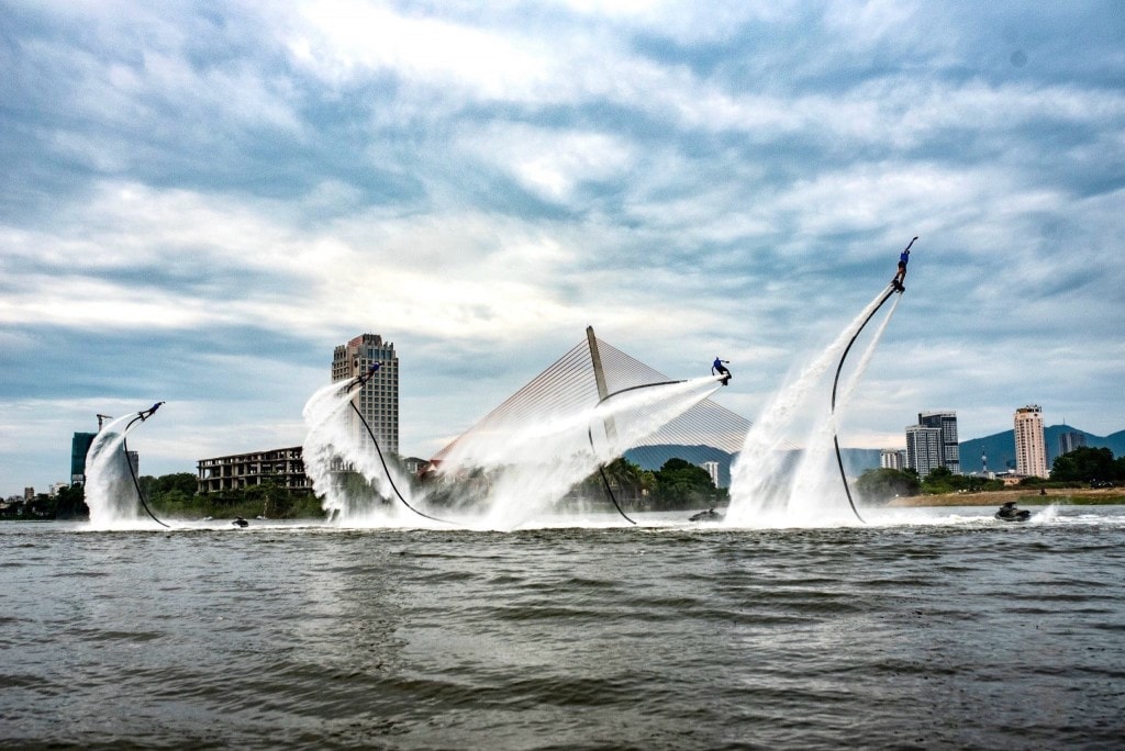 Bên cạnh việc đổi tên, Da Nang Downtown còn mang đến cho du khách những chương trình biểu diễn nghệ thuật đẳng cấp thế giới