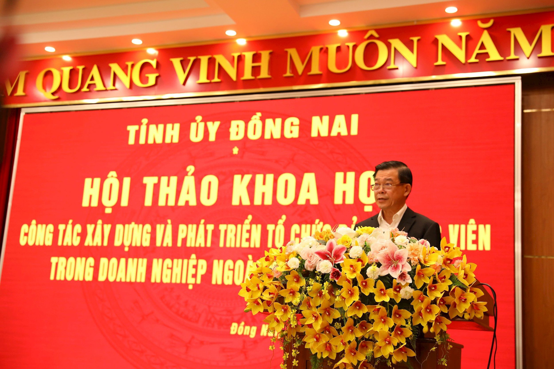 Bí thư Tỉnh uỷ Đồng Nai Nguyễn Hồng Lĩnh phát biểu tại hội thảo. Ảnh Xuân Duy.