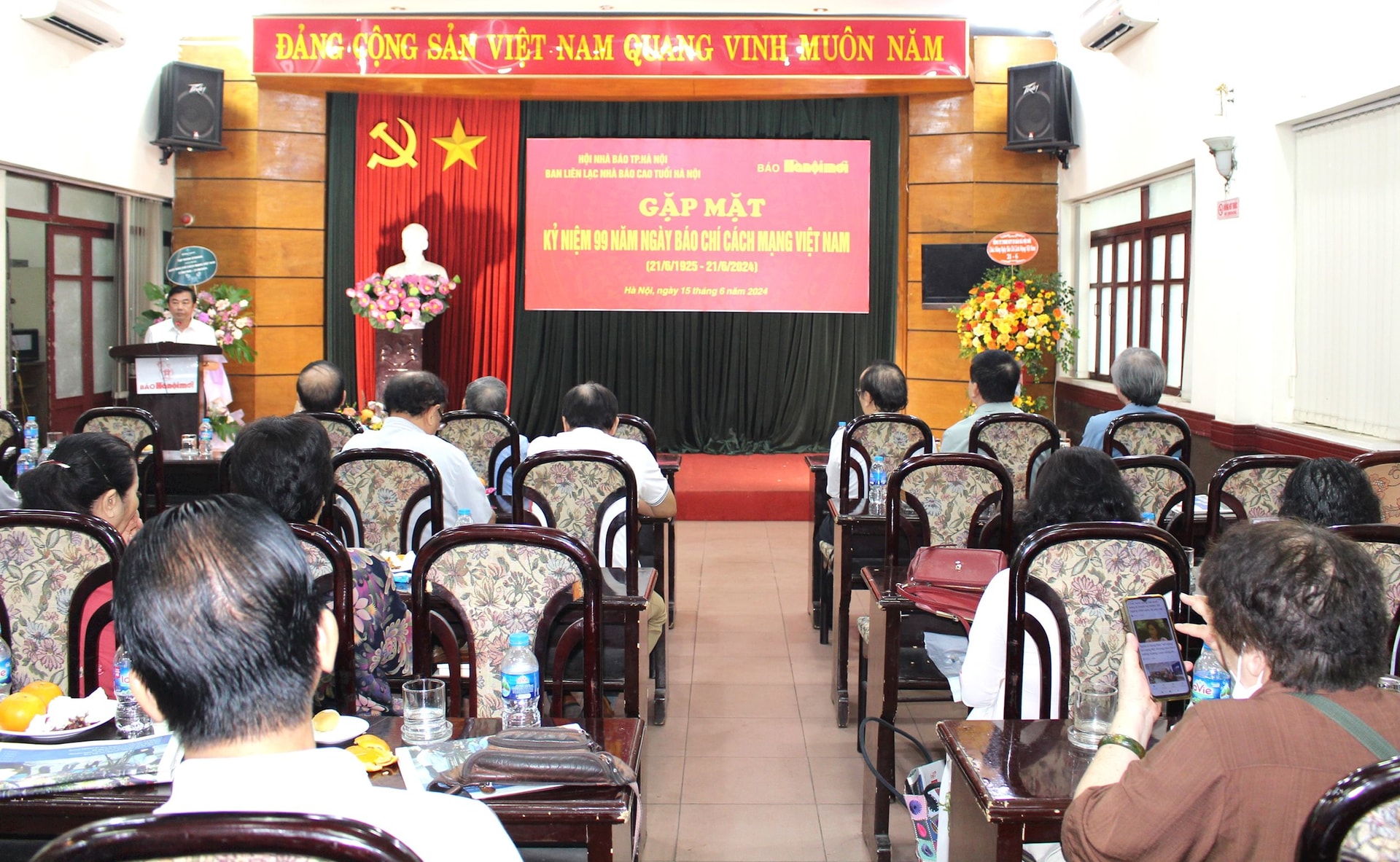 Các nhà báo cao tuổi Hà Nội gặp mặt nhân kỷ niệm 99 năm Ngày Báo chí cách mạng