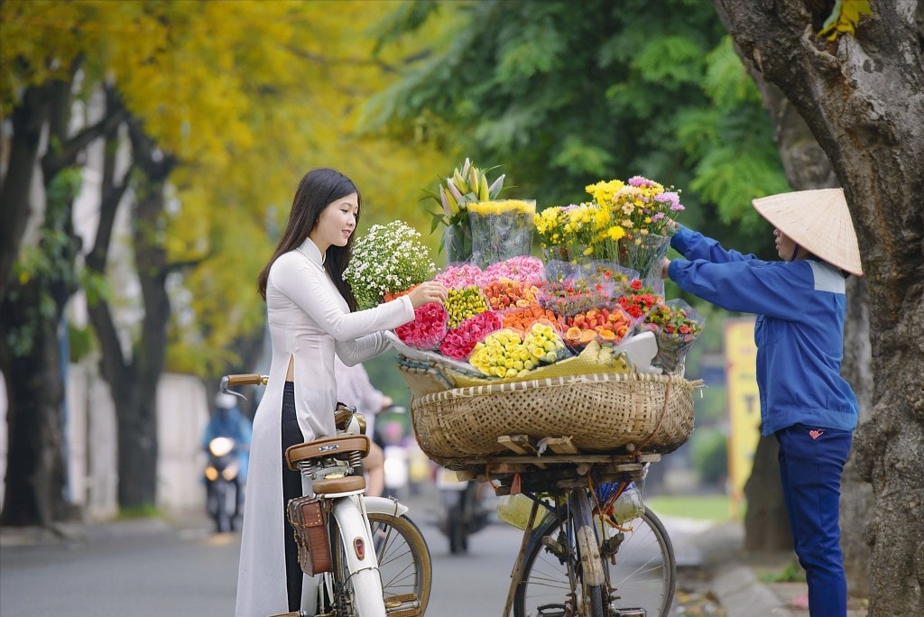 Áo dài: Nét đẹp văn hóa truyền thống của người phụ nữ Việt Nam Áo dài: Nét đẹp văn hóa truyền thống của người phụ nữ Việt Nam