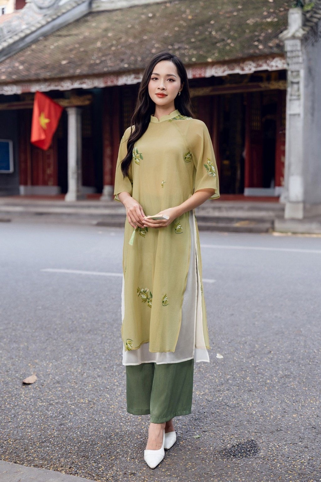 Áo dài: Nét đẹp văn hóa truyền thống của người phụ nữ Việt Nam Áo dài: Nét đẹp văn hóa truyền thống của người phụ nữ Việt Nam