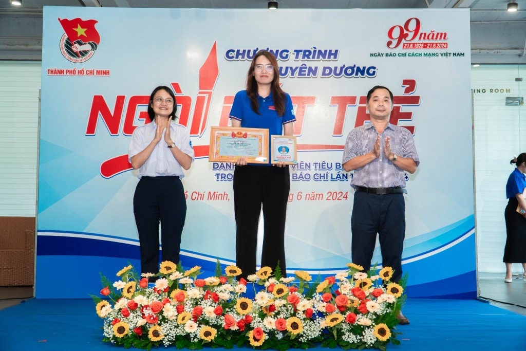 Phóng viên Nguyễn Trang, Báo Tuổi trẻ Thủ đô vinh dự được nhận giải thưởng Ngòi bút trẻ năm 2024