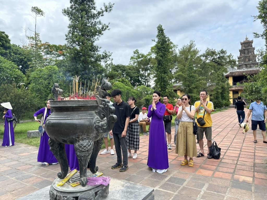 Vô xứ Huế - chuyến hành hương về đất Phật