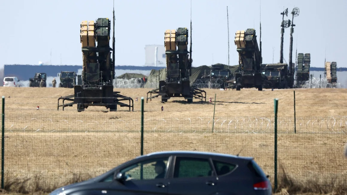 Mỹ đang thảo luận khả năng chuyển hệ thống tên lửa phòng không Patriot của Israel cho Ukraine. Ảnh: Reuters
