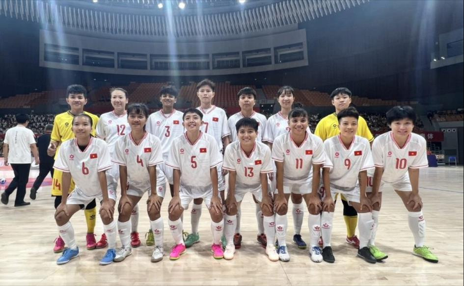 12-futsal-nu-vn(1).jpeg