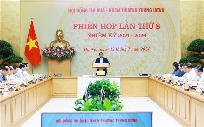 Thủ tướng Phạm Minh Chính, Chủ tịch Hội đồng Thi đua - Khen thưởng Trung ương chủ trì Phiên họp lần thứ 8 của Hội đồng. Ảnh: Dương Giang-TTXVN