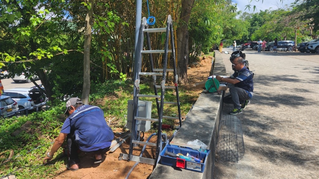 thi công, lắp đặt, sửa chữa lại toàn bộ hệ thống âm thanh, lắp đặt hệ thống mạng - wifi phủ rộng trên diện tích 20ha 