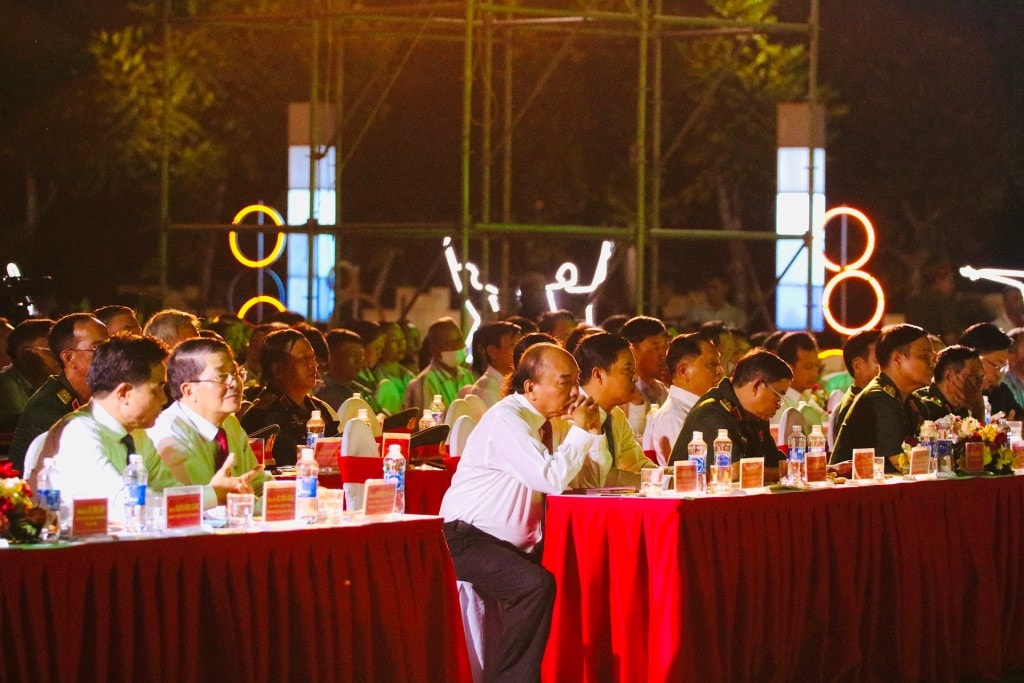 Đại biểu lãnh đạo tham dự chương trình (Ảnh: quangnam.gov.vn) Đại biểu lãnh đạo tham dự chương trình (Ảnh: quangnam.gov.vn)