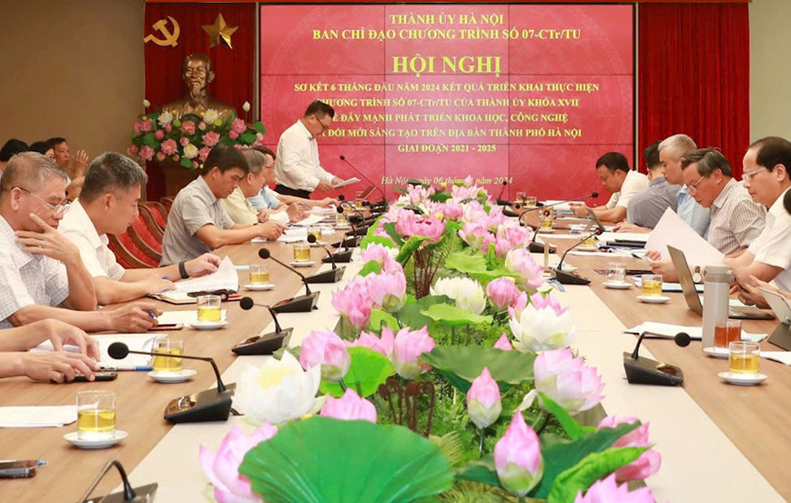 quang-canh-hoi-nghi-so-ket-6-thang-dau-nam-va-trien-khai-nhiem-vu-trong-tam-nhung-thang-cuoi-nam-2024-cua-ban-chi-dao-chuong-trinh-so-07-ctrtu-cua-thanh-uy-ha-noi..jpg