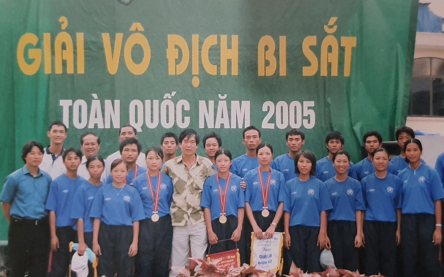 anh-1-doi-bi-sat-ha-noi-nam-2005.jpg