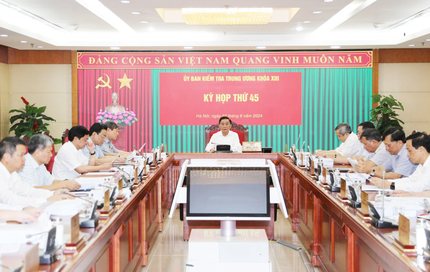 quang-canh-ky-hop-thu-45-cu.jpg