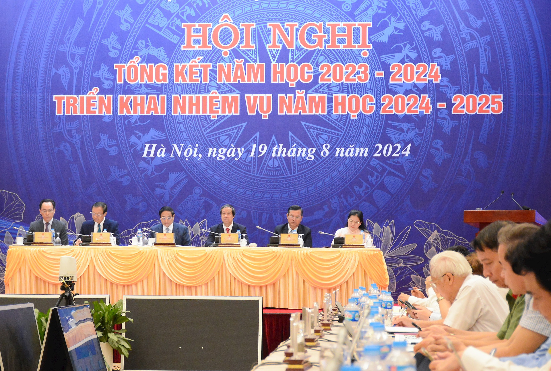 quang-canh-hn-tai-diem-cau-tu-.jpg