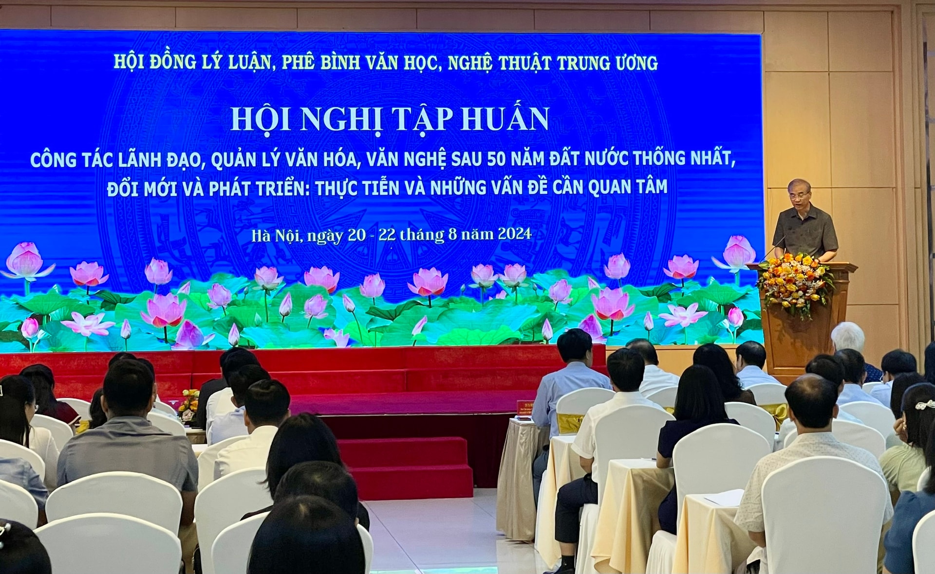 hoi-nghi.jpg