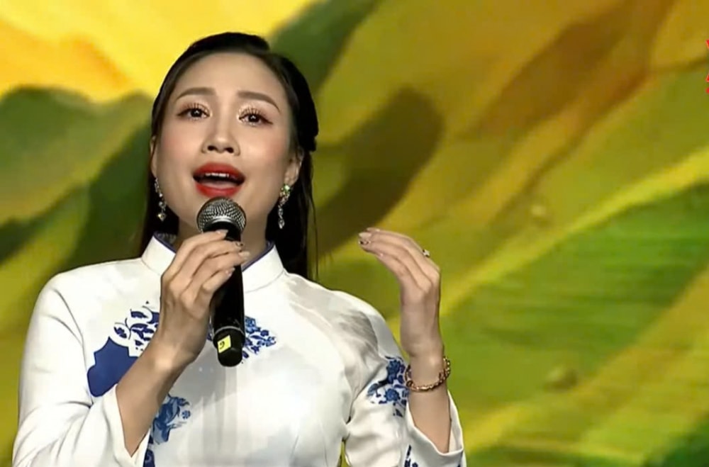 Hào hùng giai điệu “Việt Nam giang sơn gấm vóc” Hào hùng giai điệu “Việt Nam giang sơn gấm vóc”