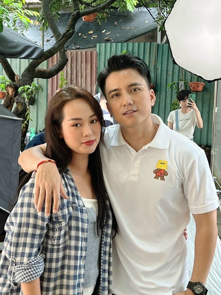 Hậu trường của cặp đôi Diễm Hằng - Mạnh Quân khi ghi hình bộ phim “Sao Kim bắn tim Sao Hỏa” Hậu trường của cặp đôi Diễm Hằng - Mạnh Quân khi ghi hình bộ phim “Sao Kim bắn tim Sao Hỏa”