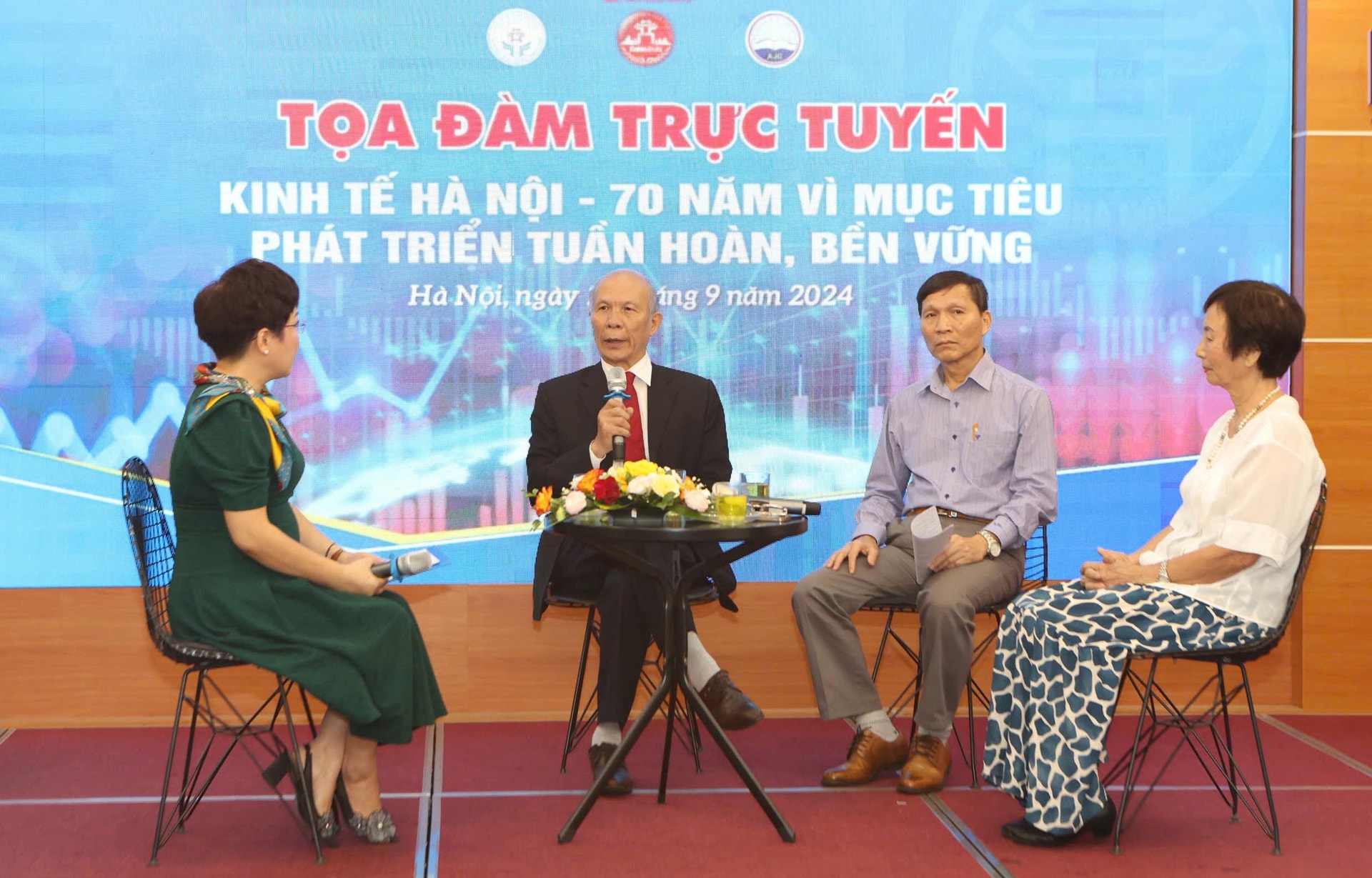 cac-chuyen-gia-tham-du-buoi-toa-dam..jpg