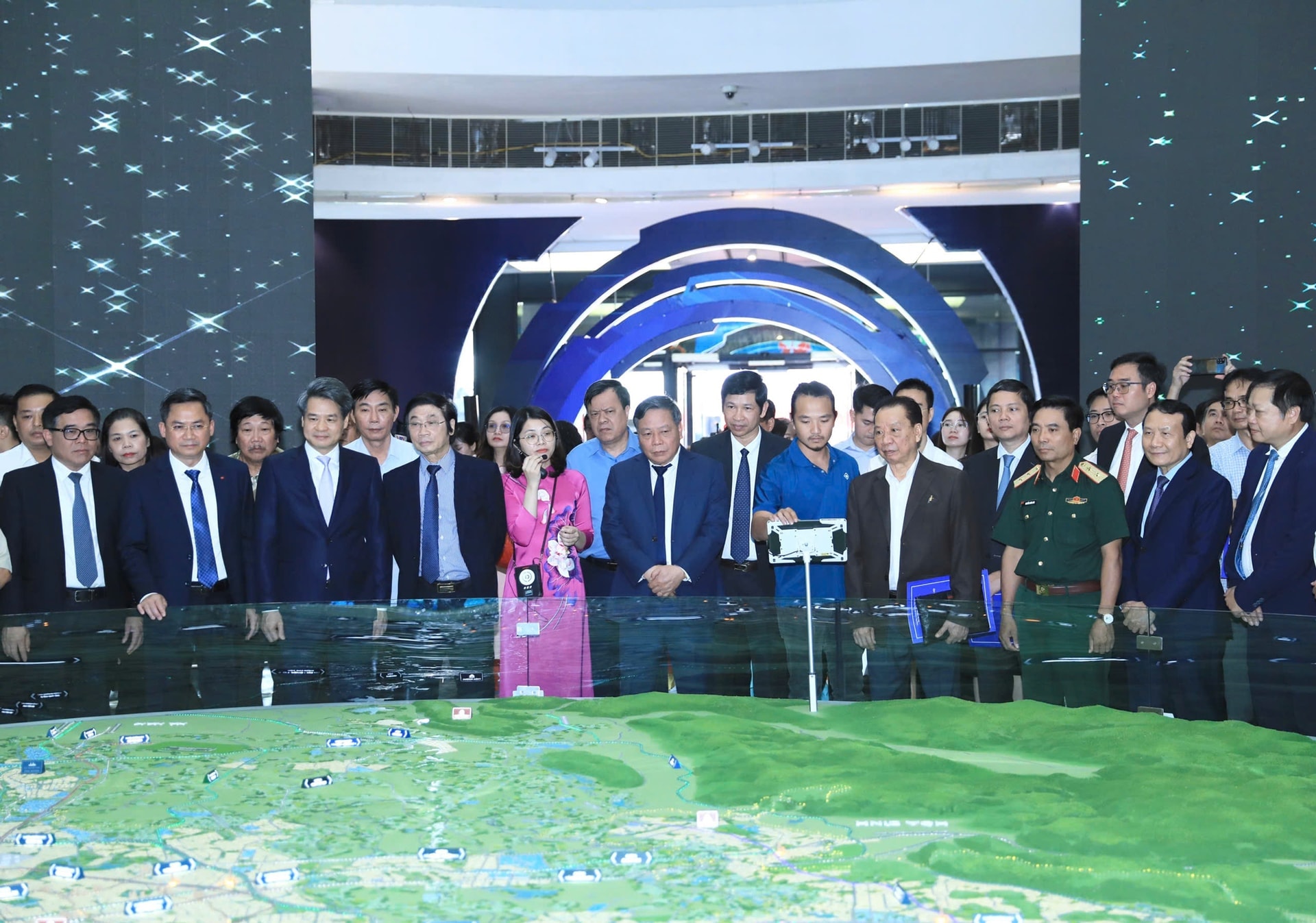Triển lãm “Thành tựu kinh tế, văn hóa, xã hội của Thủ đô 70 năm xây dựng và phát triển”