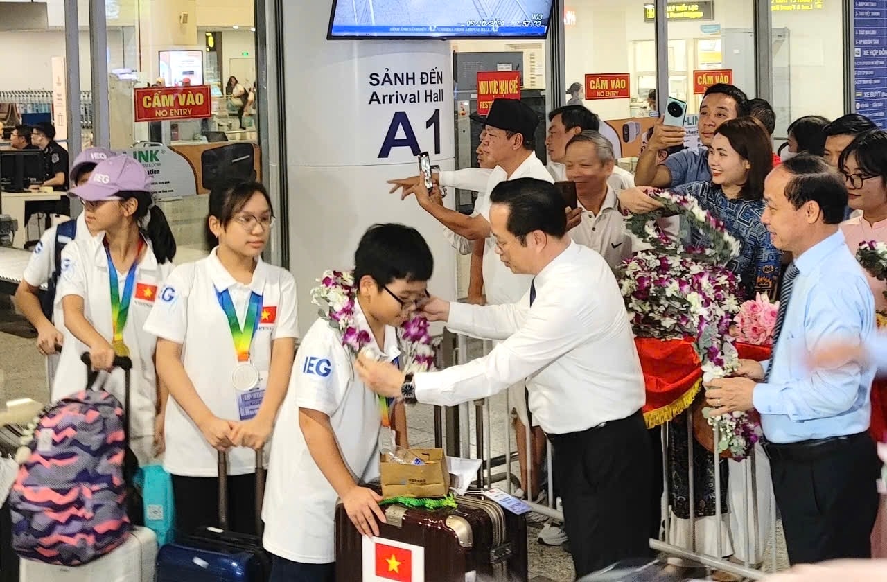 24 học sinh Hà Nội dự thi Olympic toán và khoa học quốc tế năm 2024 đều đạt thành tích cao. Ảnh: Thống Nhất