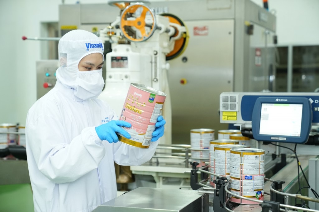 Được chứng minh bằng chất lượng, kể từ ngày đầu xuất khẩu đến nay, sữa bột và bột dinh dưỡng cho trẻ em vẫn là sản phẩm chủ lực của Vinamilk