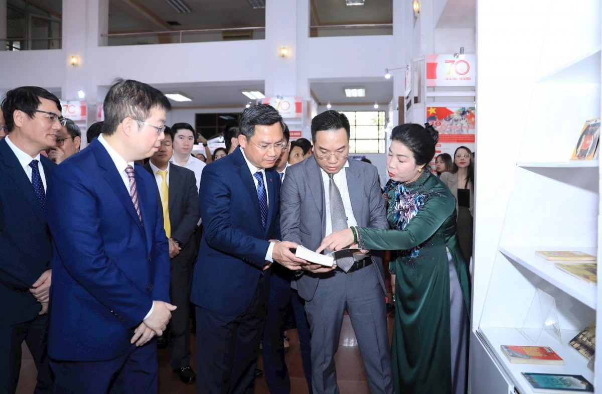 Triển lãm Sách chào mừng 70 năm Ngày Giải phóng Thủ đô