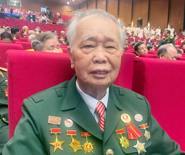 ongthang.jpg