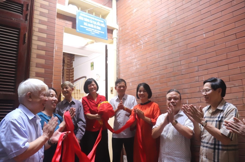 Quận Hai Bà Trưng hỗ trợ người có công sửa chữa nhà