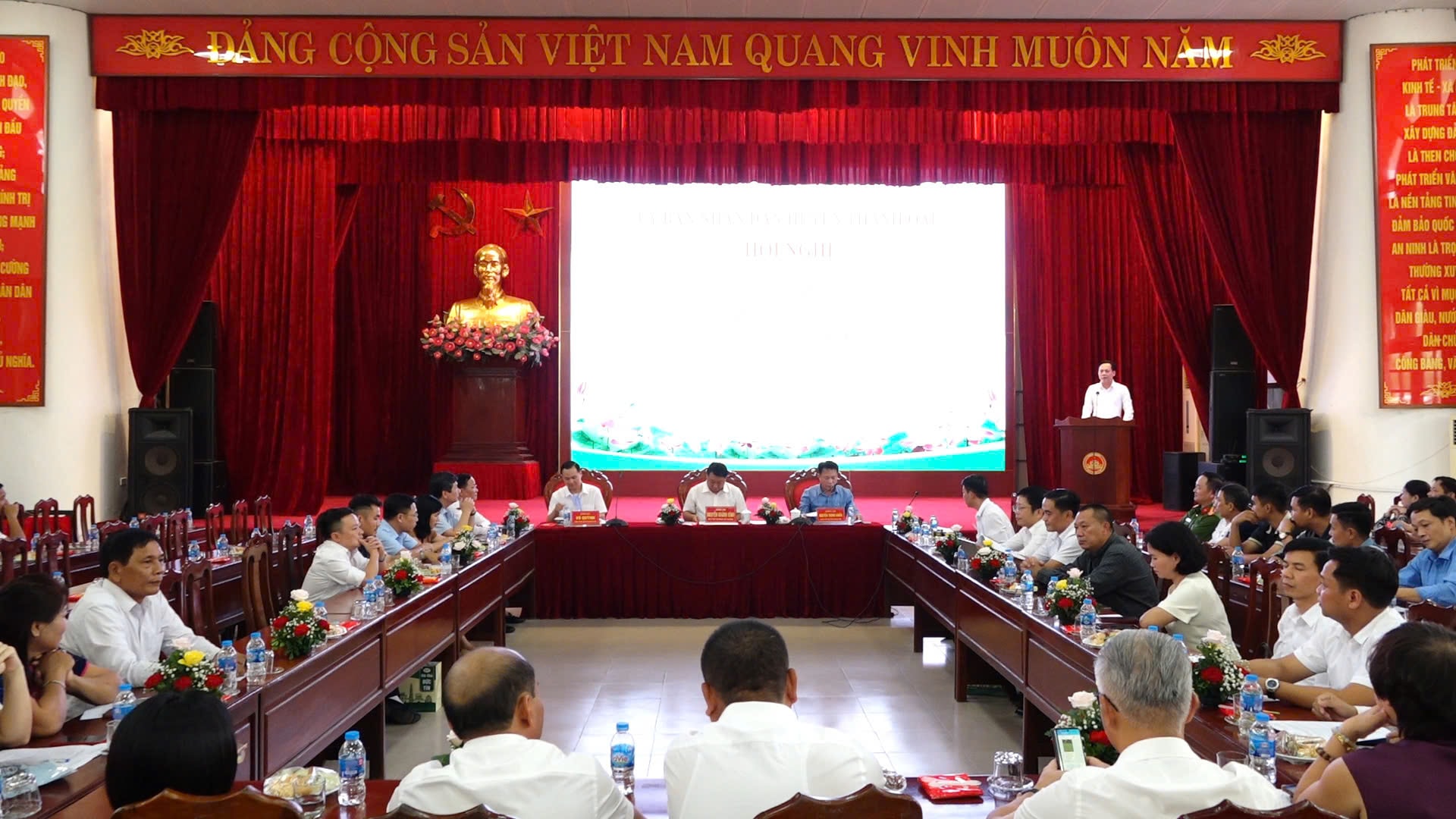 quang-canh-nganh-dn-thanh-oai.jpg