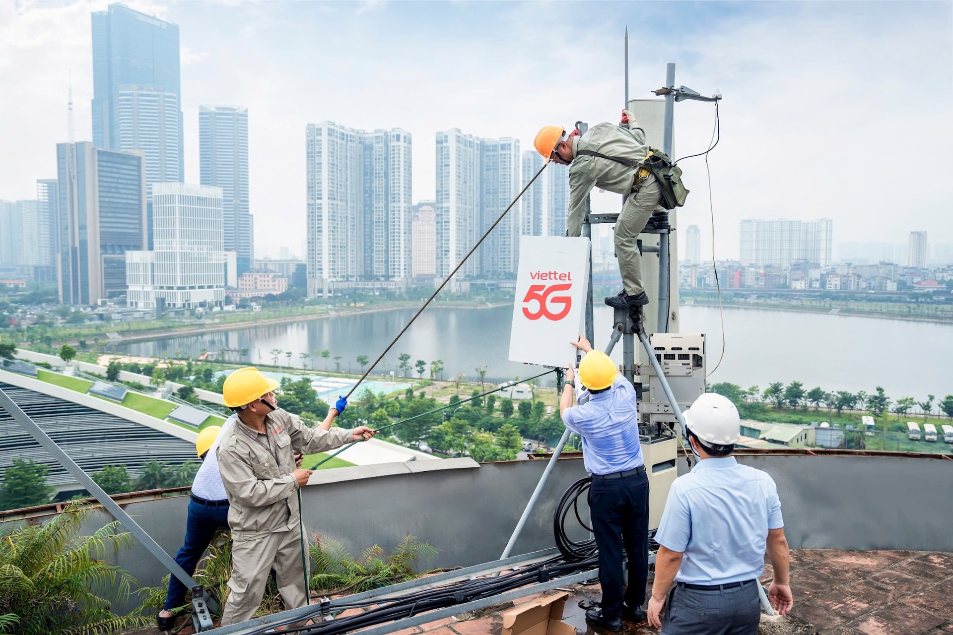 Viettel đã lắp đặt 6.500 trạm BTS 5G tại thủ phủ 63 tỉnh, thành phố. Ảnh: Viettel