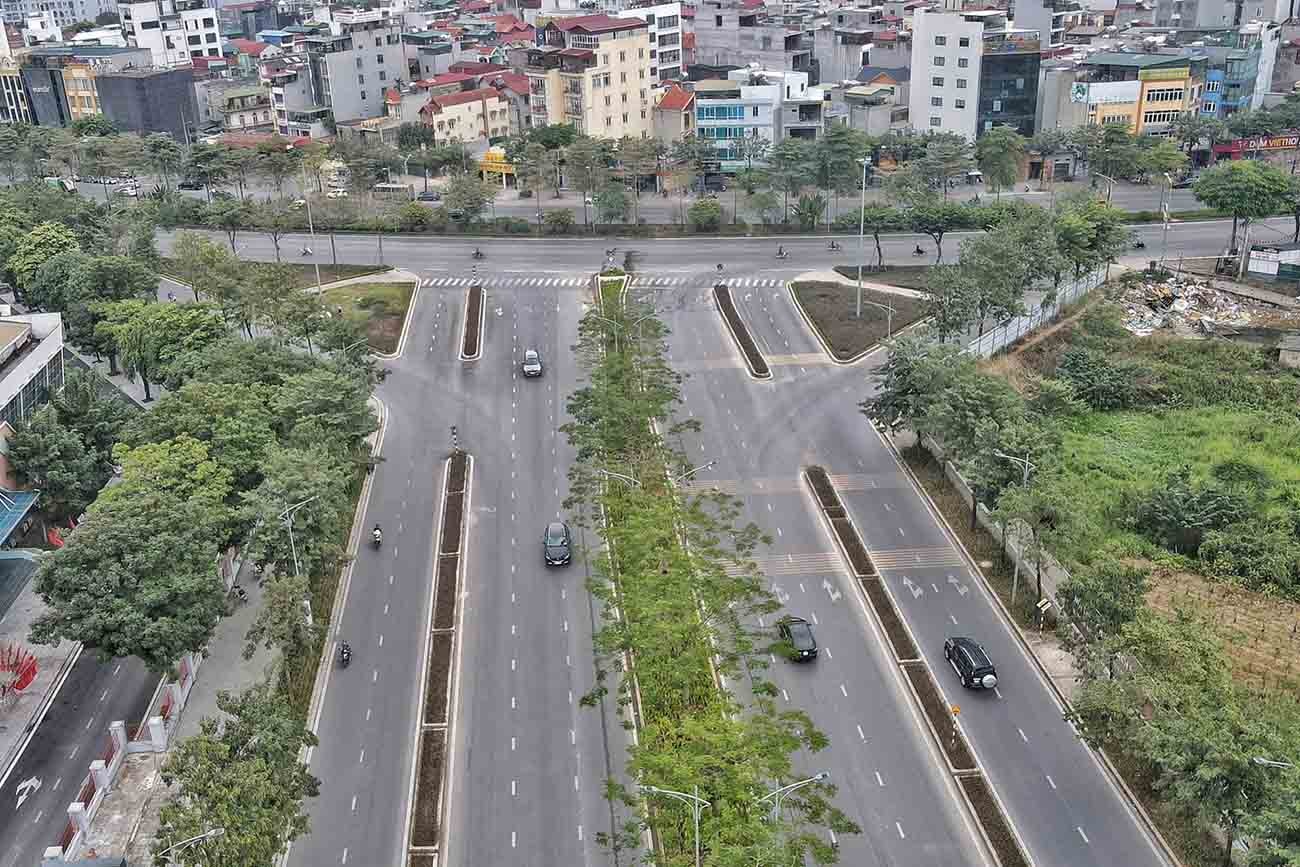  đoạn 1 tuyến đường Tây Thăng Long từ đường Võ Chí Công đến Phạm Văn Đồng với chiều dài khoảng 2km đã hoàn thành đầu tư xây dựng.