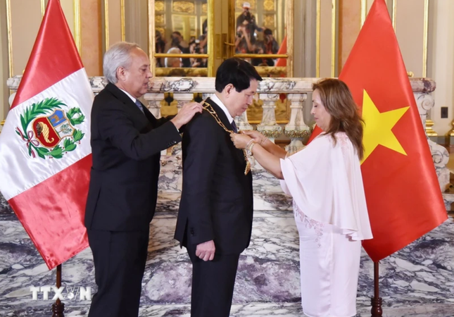 Lễ trao Huân chương ‘Mặt trời Peru’ cấp Đại Thập tự tặng Chủ tịch nước Lương Cường ảnh 1
