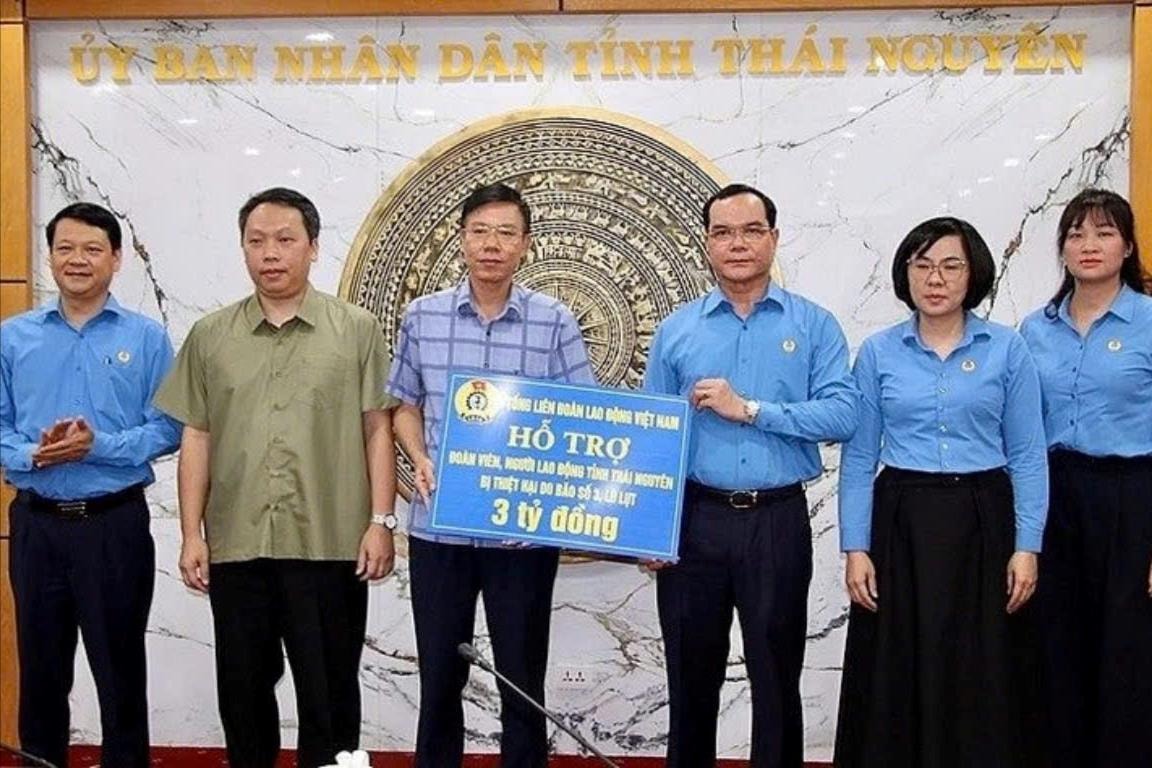 Công đoàn sẽ trao sổ tiết kiệm cho trẻ mồ côi do bão số 3