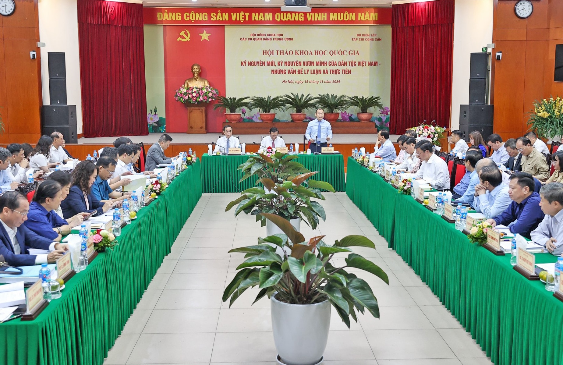 quang-canh-hoi-thao-khoa-hoc-quoc-gia-ky-nguyen-moi-ky-nguyen-vuon-minh-cua-dan-toc-viet-nam-nhung-van-de-ly-luan-va-thuc-tien-..jpg