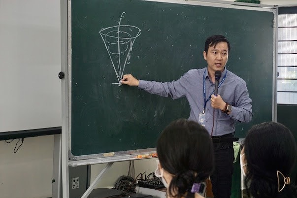 Tiến sĩ Nguyễn Vũ Kỳ, Chủ nhiệm Bộ môn Kinh tế - Chính trị Nhật Bản, Khoa Nhật Bản học, Trường Đại học Khoa học Xã hội và Nhân văn Tiến sĩ Nguyễn Vũ Kỳ, Chủ nhiệm Bộ môn Kinh tế - Chính trị Nhật Bản, Khoa Nhật Bản học, Trường Đại học Khoa học Xã hội và Nhân văn