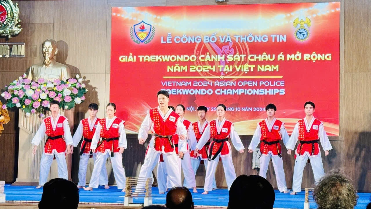 27-taekwondo-canh-sat-chau-a.jpeg