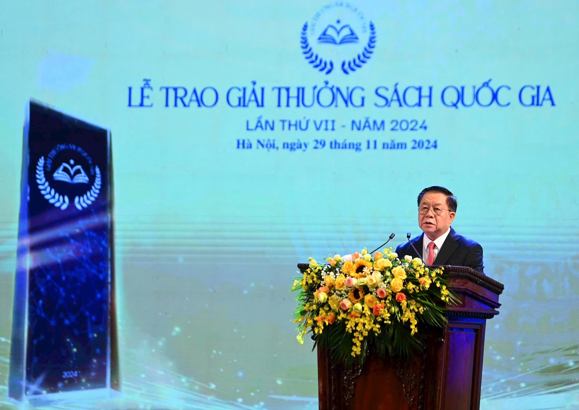 nguyen-trong-nghia-giai-thuong-sach-quoc-gia-2024.jpg