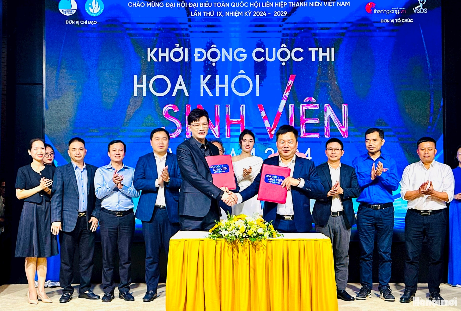 W_hoa-khoi-sinh-vien-2.jpg