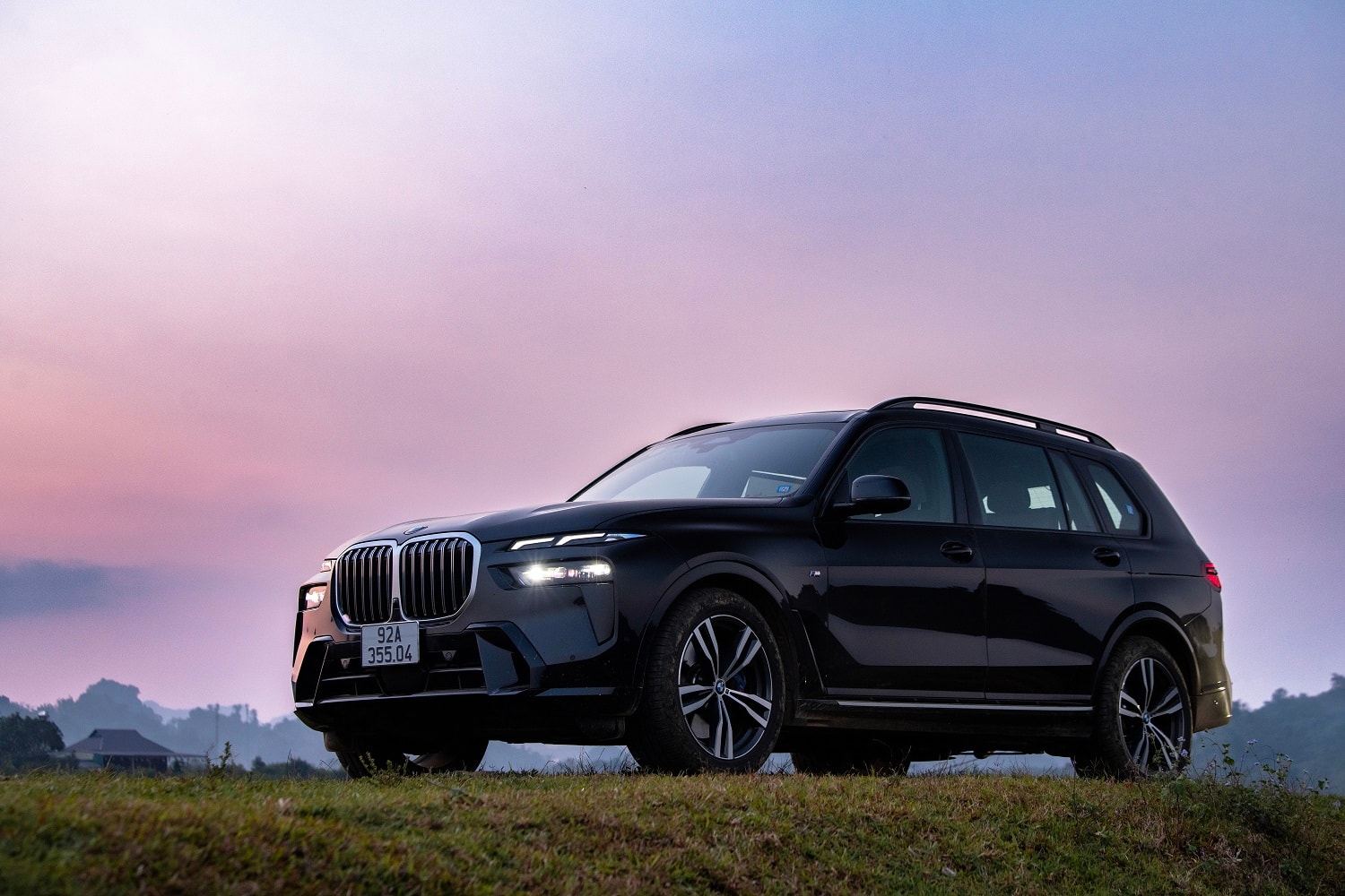 bmw-x7-duoc-huong-uu-dai-len-den-hon-300-trieu.jpg