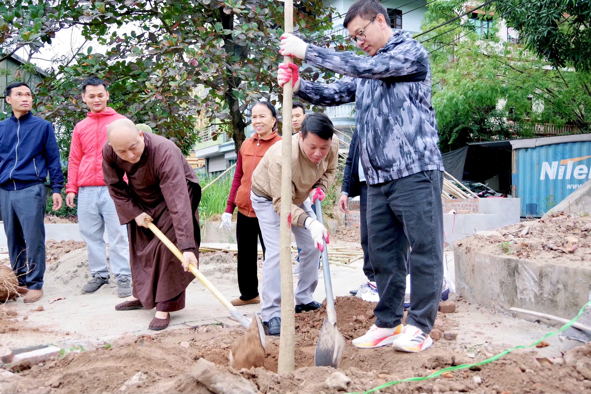 lanh-dao-huyen-thanh-tri.jpg