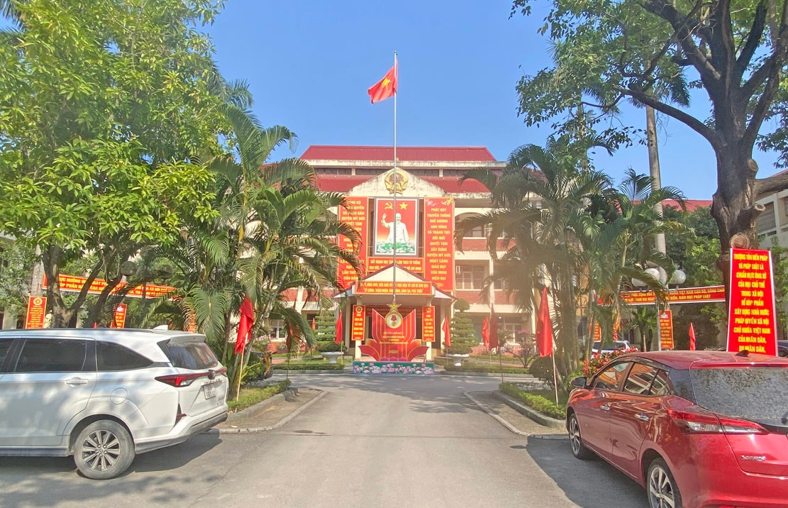 tru-so-ubnd-huyen-my-duc-du.jpg