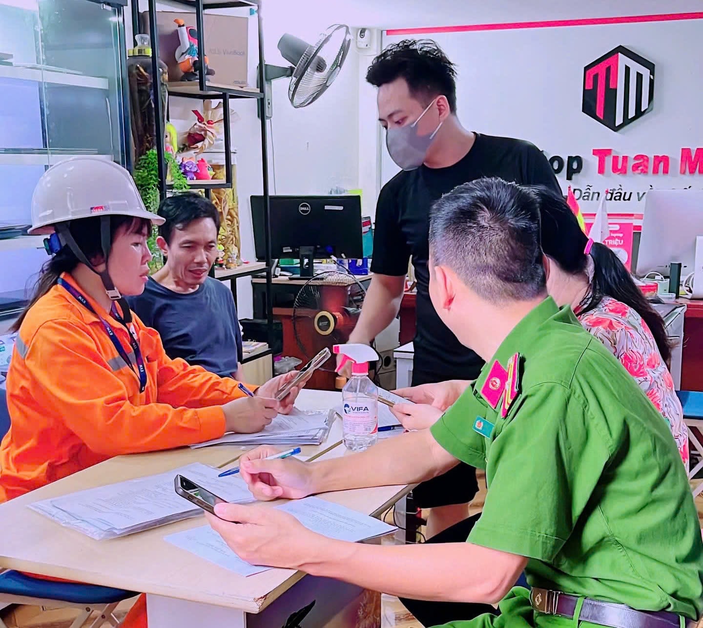 EVNHANOI truyền thông sử dụng điện an toàn