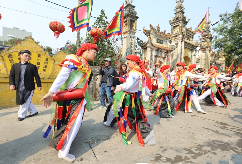 le-hoi-truyen-thong-lang-trieu-khuc-huyen-thanh-tri-duoc-cong-nhan-di-san-van-hoa-phi-vat-the-quoc-gia.-anh-quang-thai.jpg