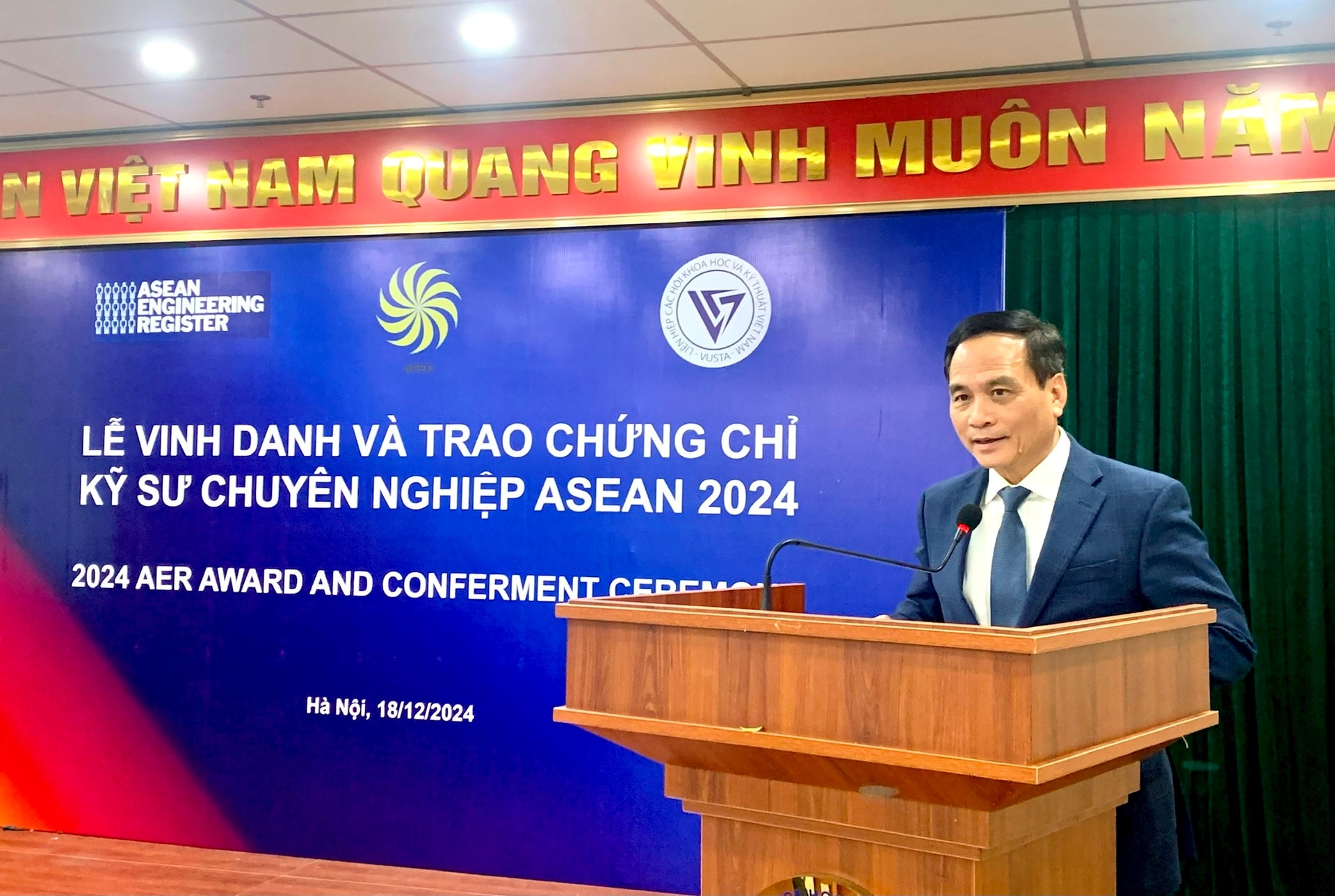 Phó Chủ tịch thường trực Hội đồng Đăng bạ kỹ sư ASEAN của Việt Nam, Phó Chủ tịch Liên hiệp các Hội Khoa học và Kỹ thuật Việt Nam Phạm Ngọc Linh phát biểu khai mạc