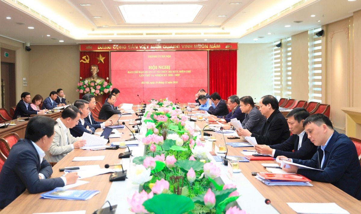 Thành ủy Hà Nội họp về tổ chức bộ máy, biên chế