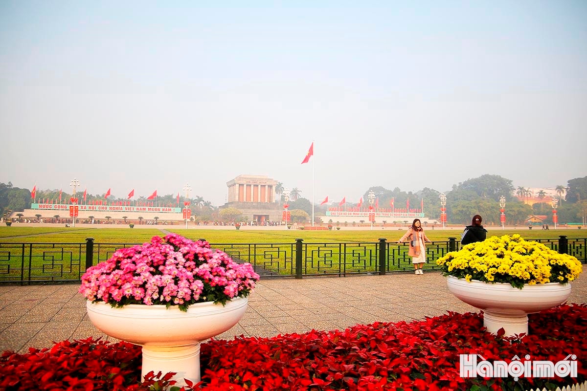 W_ha-noi-yen-binh-trong-nang-som-dau-nam-moi-2025-2-.jpg