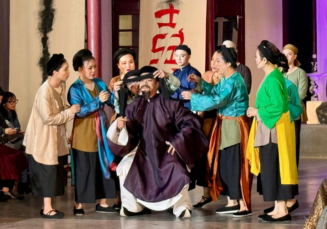 Nghệ thuật truyền thống thăng hoa trong không gian phố cổ