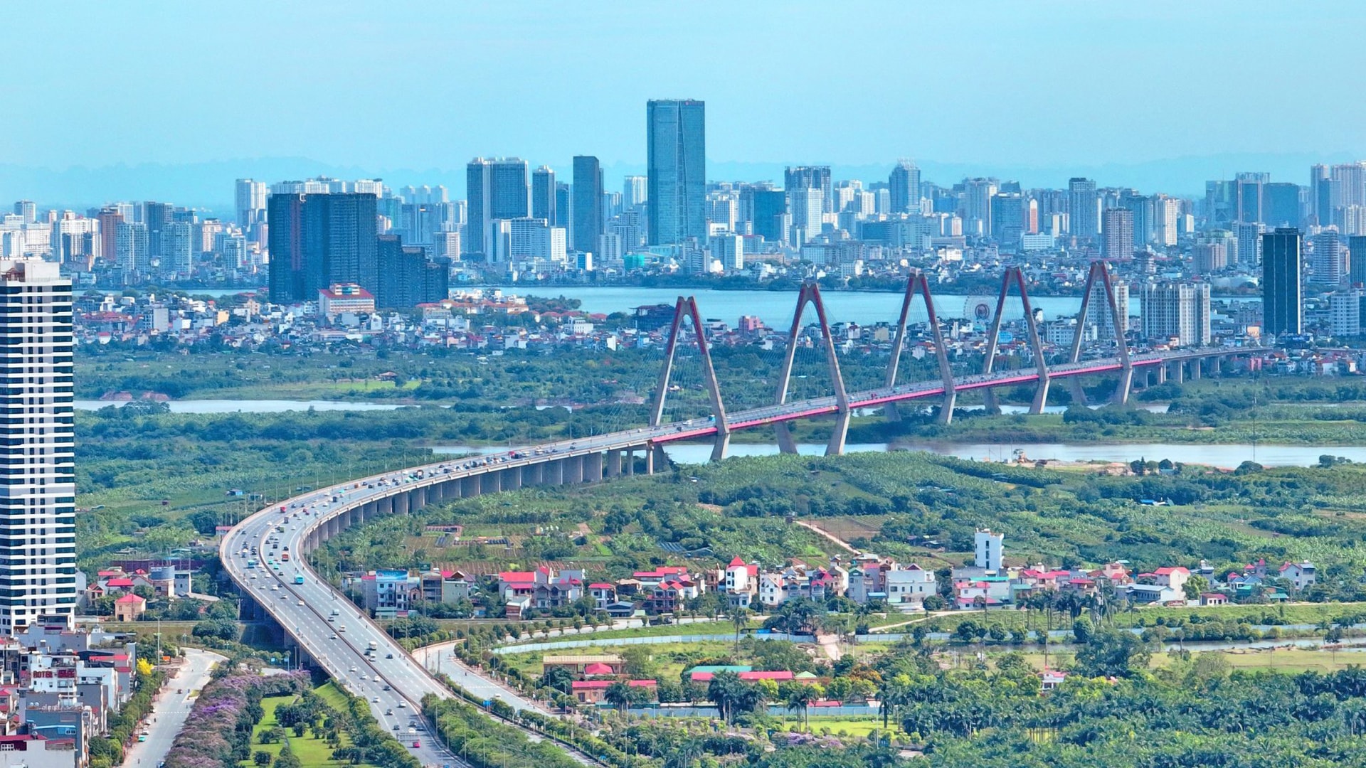 luat-thu-do-sua-doi-se-giup-ha-noi-phat-trien-ben-vung-de-thuc-day-vung-dong-bang-song-hong-vung-kinh-te-trong-diem-bac-bo-va-ca-nuoc-cung-phat-trien.-anh-quang-thai.jpg